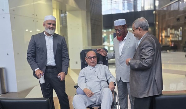 মালয়েশিয়ায় মির্জা আব্বাসকে দেখতে গেলেন গোলাম পরওয়ার