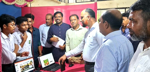 ফকিরহাটে স্টার্টআপ, সায়েন্স প্রজেক্ট ও ইনোভেশন আইডিয়া শোকেসিং প্রোগ্রাম অনুষ্ঠিত