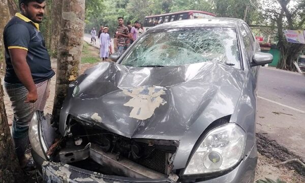 ফকিরহাটে প্রাইভেট কারের ধাক্কায় পথচারী নিহত