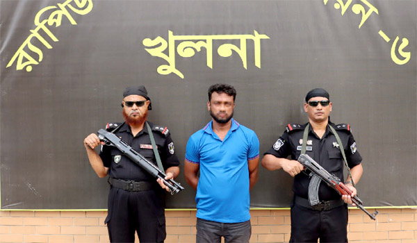 খুলনায় ট্রিপল মার্ডার মামলার প্রধান আসামি বরিশাল থেকে গ্রেপ্তার