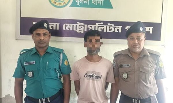 খুলনায় মাদক মামলার পরোয়ানাভুক্ত আসামি গ্রেফতার