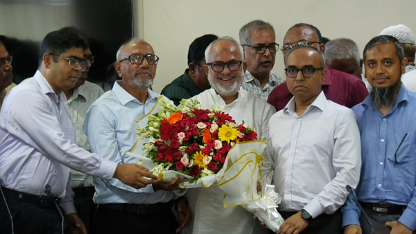 খুলনা ওয়াসার চেয়ারম্যান বীর মুক্তিযোদ্ধা মনিরুজ্জামানের যোগদান