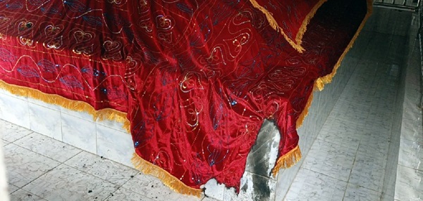 বরগুনায় আবারও ইসমাইল শাহের মাজারে অগ্নিসংযোগ