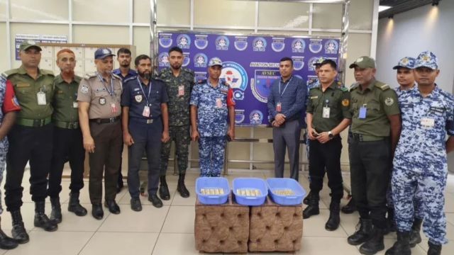 দুবাই থেকে ঢাকায় আসা বিমানের ফ্লাইটে মিললো ১৯ কেজি স্বর্ণের বার