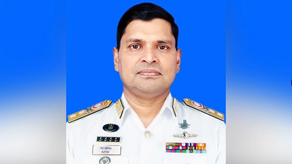 নৌবাহিনী প্রধান হলেন রিয়ার এডমিরাল খোন্দকার মিসবাহ উল আজীম