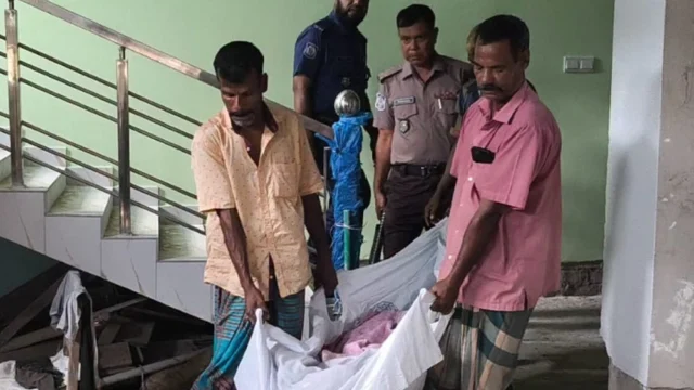 স্ত্রীকে হত্যার পর দুই সন্তানকে তালাবদ্ধ ঘরে রেখে পালালেন বাবা