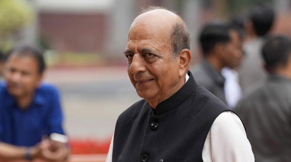 বাংলাদেশের প্রধানমন্ত্রীর জন্য দিল্লি­ অপেক্ষা করছে: দীনেশ ত্রিবেদী