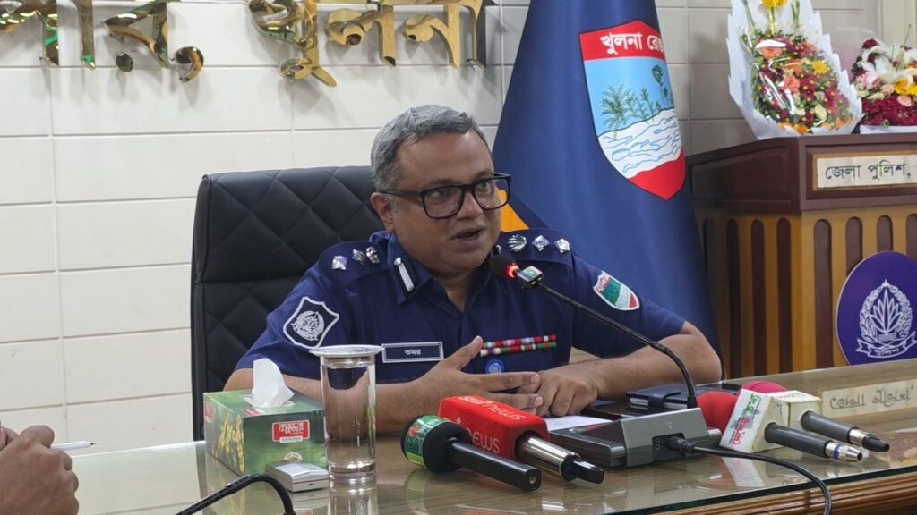 খুলনায় নবাগত পুলিশ সুপারের সঙ্গে সাংবাদিকদের মতবিনিময়