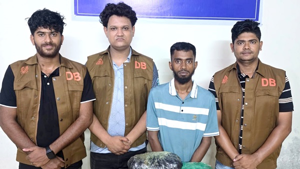 মুন্সিগঞ্জে ৫ কেজি গাঁজাসহ যুবক আটক