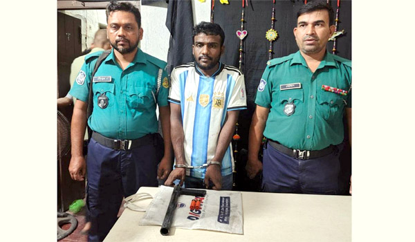 খুলনায় অস্ত্র, গুলিসহ শুটার বেলু গ্রেপ্তার