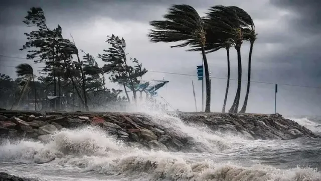 খুলনায় ঝড়-বৃষ্টির আভাস, নদীবন্দরে ১ নম্বর সতর্কতা