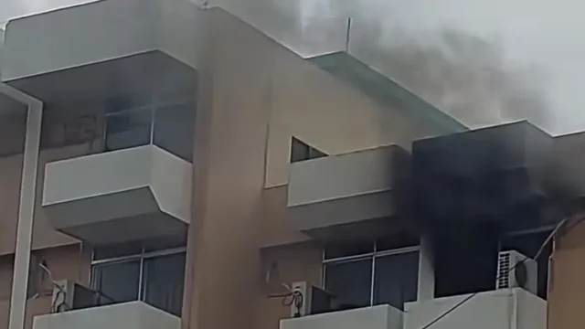 খুলনার হোটেল টাইগার গার্ডেনে আগুন