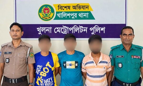 খুলনায় মাদক ও চুরির অভিযোগে গ্রেপ্তার ৫
