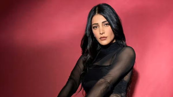 শুটিংয়ের চুক্তিতে ‘পিরিয়ড লিভ’ চান শ্রুতি হাসান