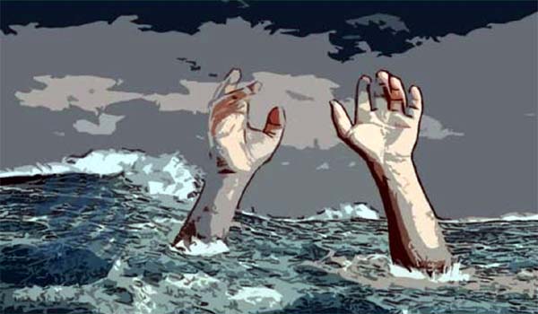 সাতক্ষীরায় পানিতে ডুবে আপন দুই ভাই বোনের মৃত্যু