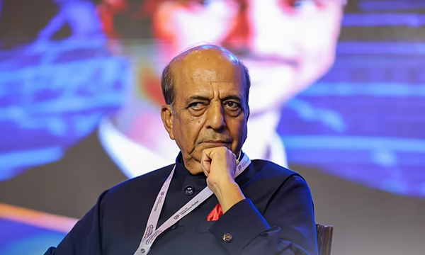 হাসিনাকে ভারতে অবতরণের অনুমতি দেওয়া ছাড়া বিকল্প ছিল না: দীনেশ ত্রিবেদী
