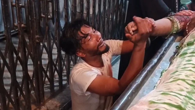 খুলনায় মায়ের সামনে মেয়ে খুশিকে গুলি করে হত্যা