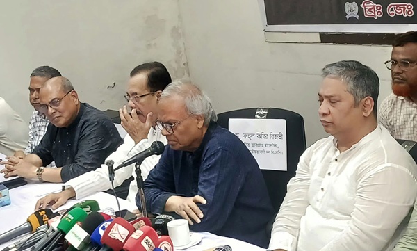 বিএনপি নেতা-কর্মীদের ফ্যাসিবাদী আচরণ না করার আহ্বান রিজভীর